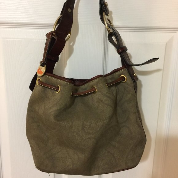 DOONEY & BOURKE VINTAGE HEART CANVAS SHOULDER BAG - Picture 3 of 5